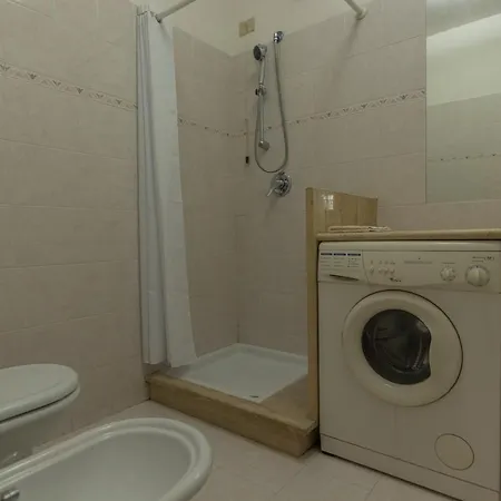 Lägenhet Comfort Penthouse - Private Parking, Wi-fi *