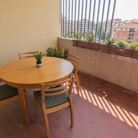 Lägenhet Comfort Penthouse - Private Parking, Wi-fi *